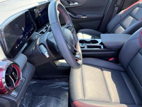 Used 2025 Chevrolet Equinox RS AWD/4WD image 10