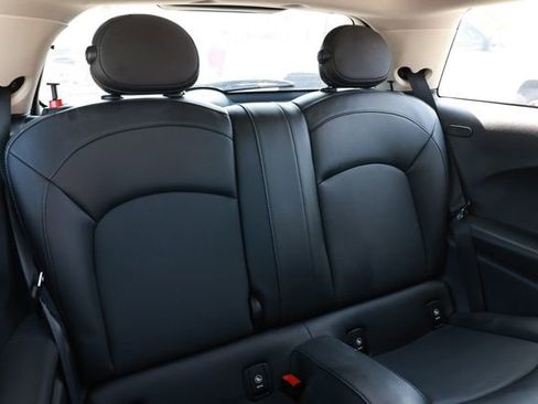 Used 2019 MINI Cooper 2-Door Hardtop image 17