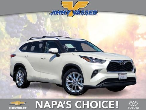 Certified 2021 Toyota Highlander Limited AWD/4WD image 1