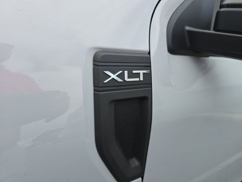 New 2025 Ford Maverick XLT w/ XLT Luxury Package FWD image 12