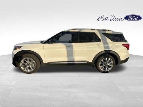 Used 2022 Ford Explorer Platinum AWD/4WD image 3