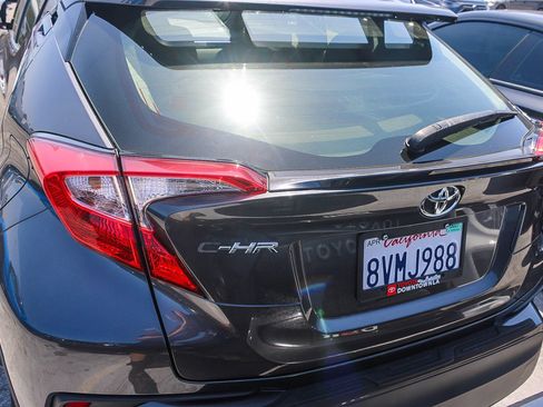 Used 2021 Toyota C-HR XLE FWD image 13