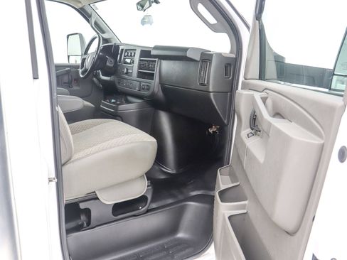 Used 2020 Chevrolet Express 3500 w/ Power Convenience Package image 14