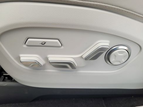 Certified 2026 Hyundai Ioniq 9 Limited image 22