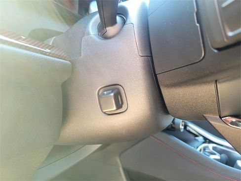 Used 2024 Chevrolet Traverse RS w/ LPO, Floor Liner Package image 24