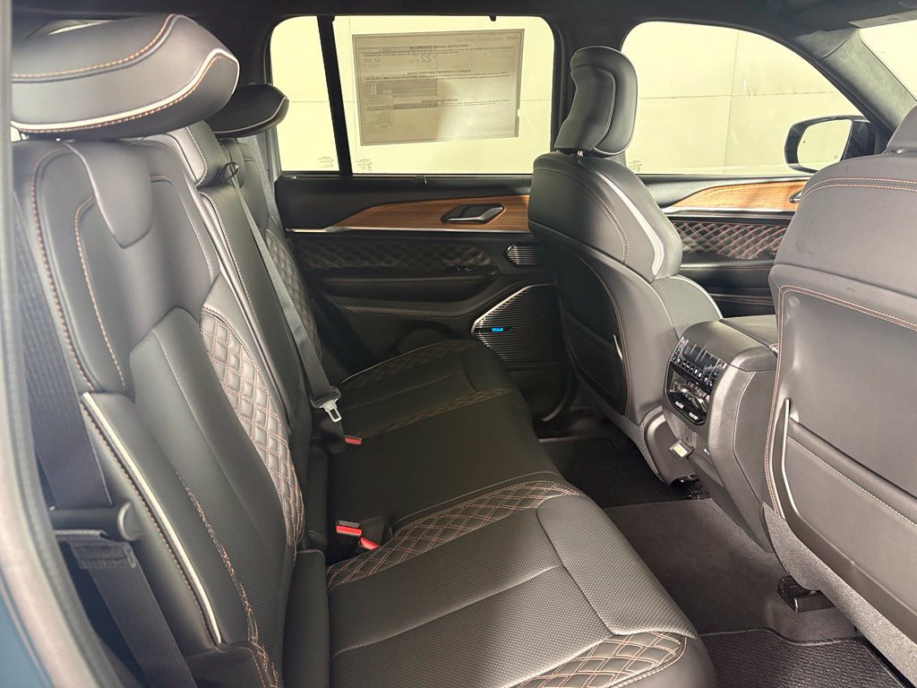 New 2027 Jeep Grand Cherokee Summit w/ Adv Protech Group IV AWD/4WD image 17