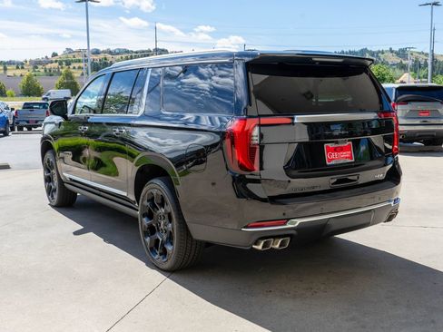 New 2026 GMC Yukon XL Denali w/ Denali Reserve Package AWD/4WD image 5