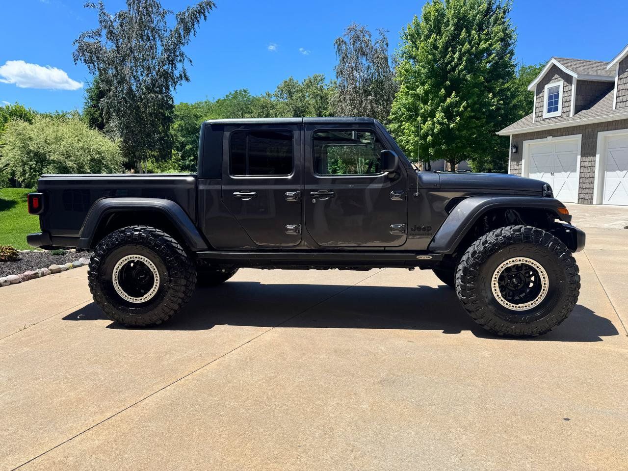 Used 2021 Jeep Gladiator Sport AWD/4WD image 6