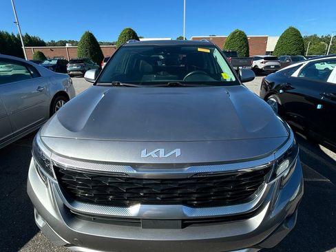 Certified 2023 Kia Seltos SX w/ SX Sunroof Package AWD/4WD image 2