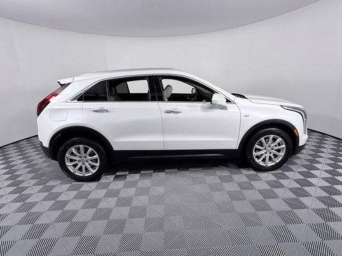 Used 2022 Cadillac XT4 Luxury w/ Driver Awareness Package image 8