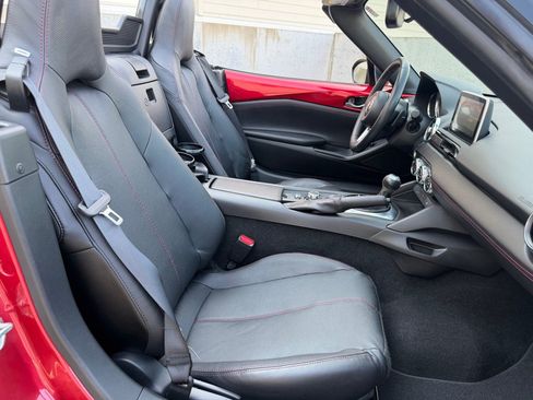 Used 2016 MAZDA MX-5 Miata Grand Touring RWD image 17