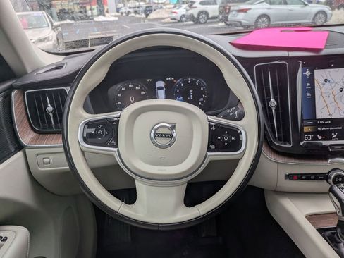 Used 2019 Volvo XC60 T5 Inscription w/ Protection Package Premier AWD/4WD image 12
