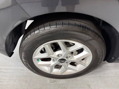 Used 2023 Kia Soul LX w/ LX Technology Package FWD image 11