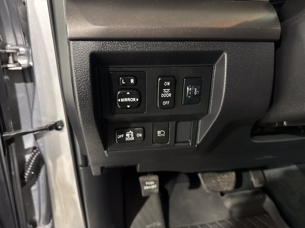 Used 2021 Toyota Tundra SR5 AWD/4WD image 37