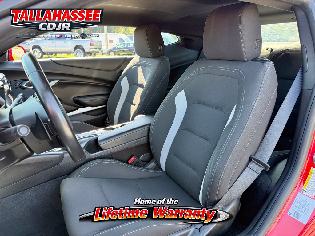 Used 2018 Chevrolet Camaro LT w/ Technology Package RWD image 17