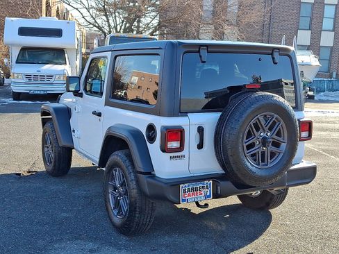 Used 2024 Jeep Wrangler Sport S image 4