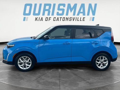 Used 2023 Kia Soul S FWD image 3