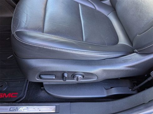 Used 2021 GMC Acadia SLT w/ Elevation Edition image 21