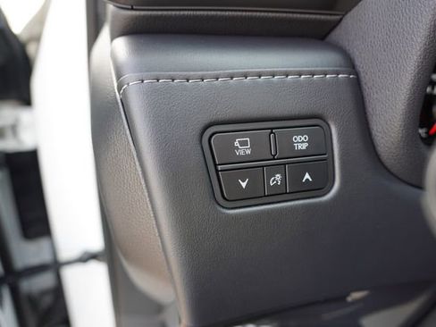 Used 2023 Lexus LX 600 F Sport image 29