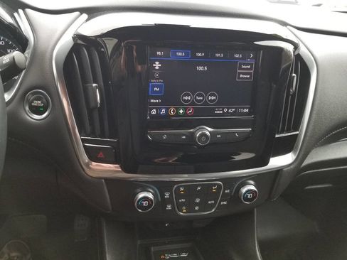 Used 2023 Chevrolet Traverse LT image 23