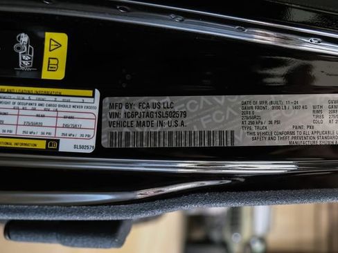 Used 2025 Jeep Gladiator Sport image 82