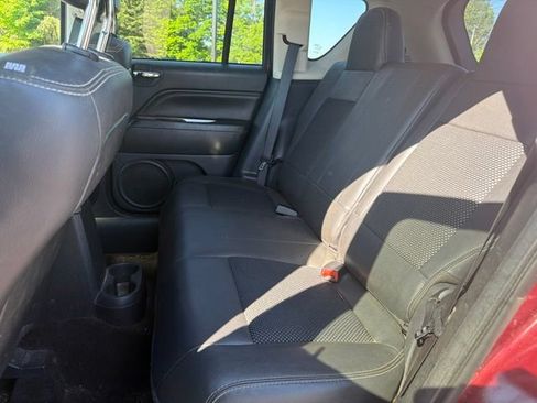 Used 2015 Jeep Compass Latitude AWD/4WD image 9