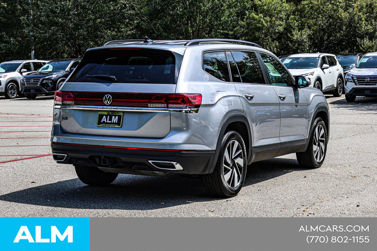 Used 2025 Volkswagen Atlas SE FWD image 6