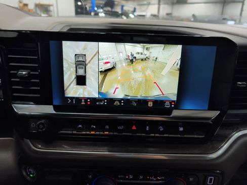 Used 2024 Chevrolet Silverado 1500 LTZ image 12