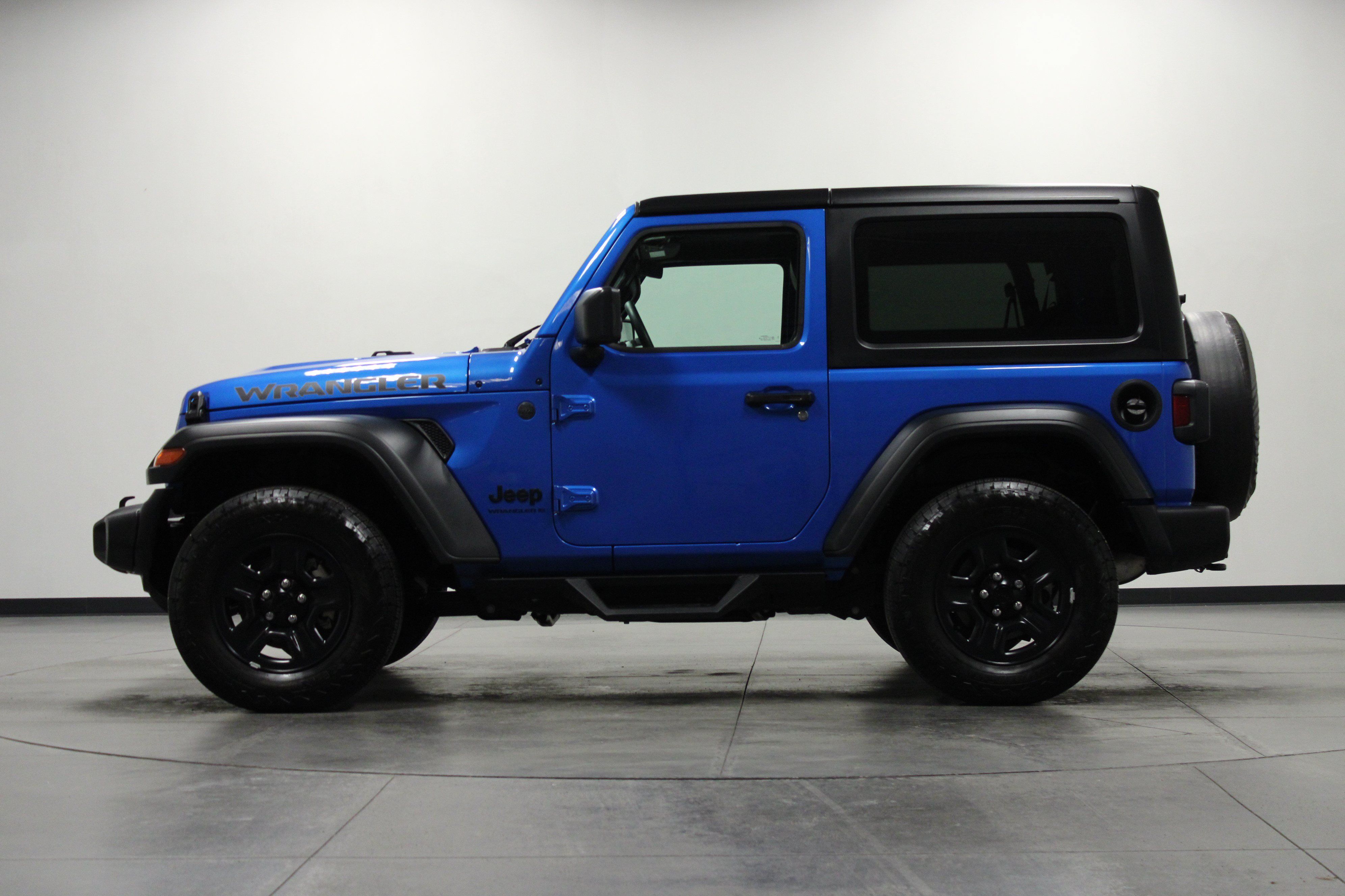Used 2025 Jeep Wrangler Sport AWD/4WD image 7