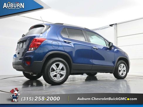 Used 2019 Chevrolet Trax LT w/ LT Convenience Package AWD/4WD image 25