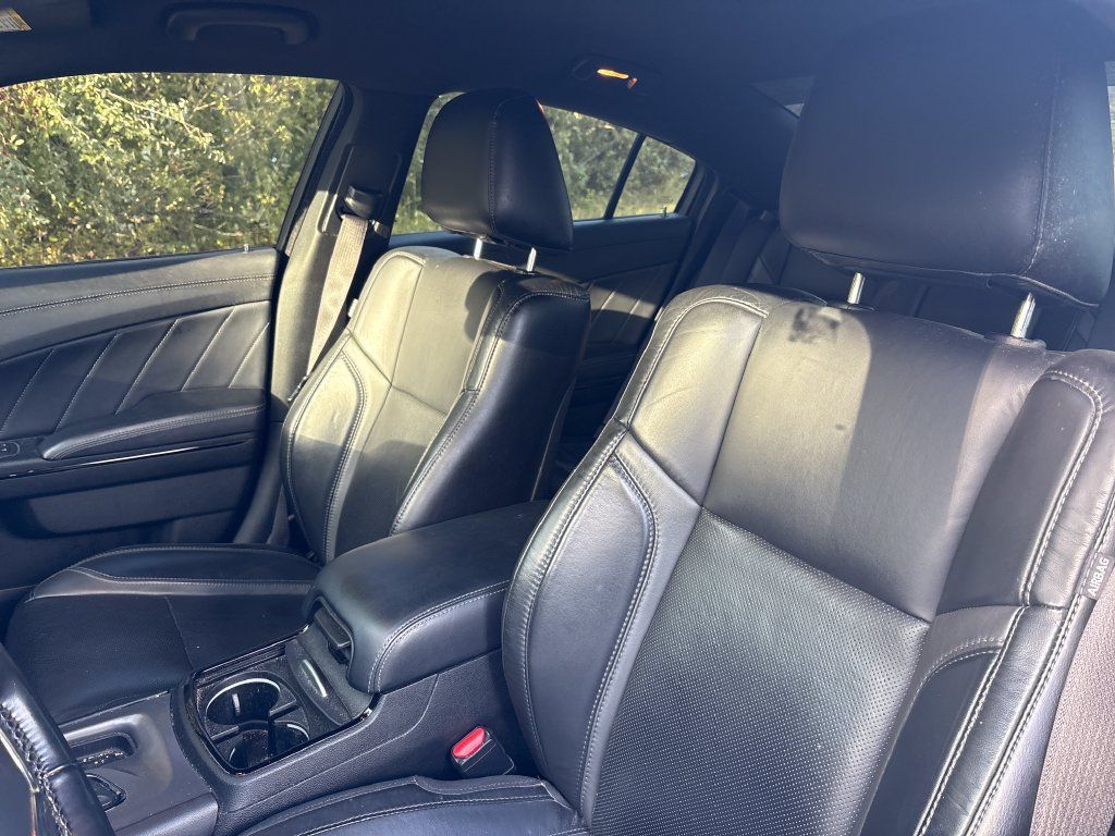 Used 2022 Dodge Charger SXT w/ Plus Group RWD image 9