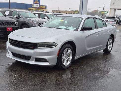 Used 2023 Dodge Charger SXT image 3