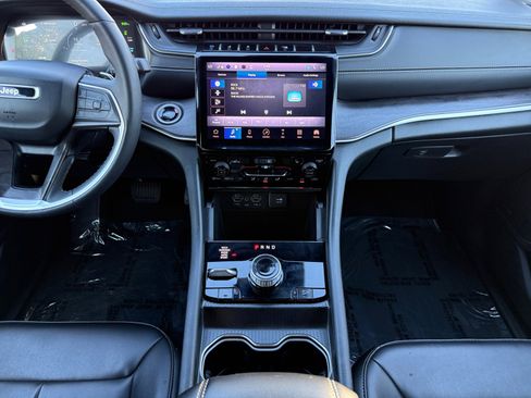 Used 2024 Jeep Grand Cherokee Limited 4xe image 11