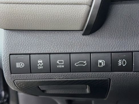 Used 2018 Toyota Camry XSE w/ Audio Package FWD image 16