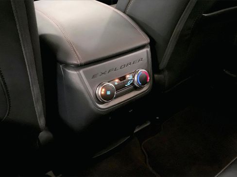 Certified 2025 Ford Explorer ST-Line w/ ST-Line Street Pack image 32