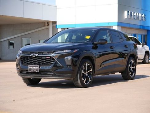 Used 2025 Chevrolet Trax RS w/ Sunroof Package FWD image 7
