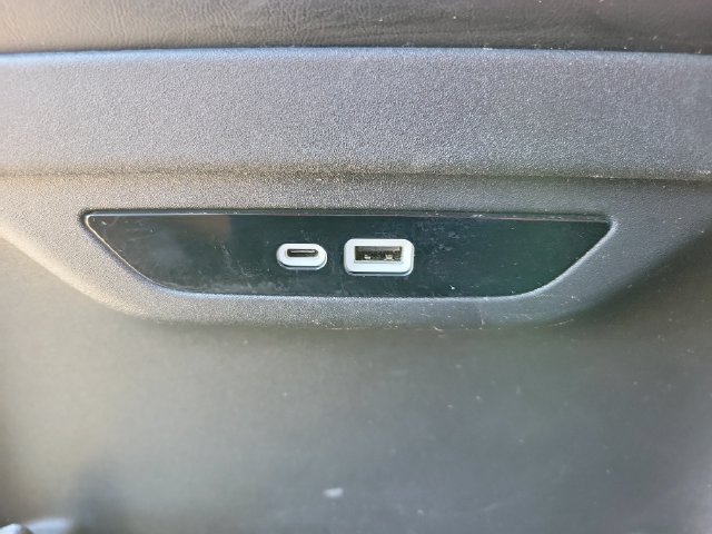 Used 2024 Chrysler Pacifica Touring-L FWD image 19