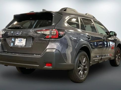 Used 2025 Subaru Outback Onyx Edition AWD/4WD image 13