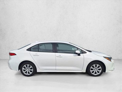 Certified 2025 Toyota Corolla LE image 4