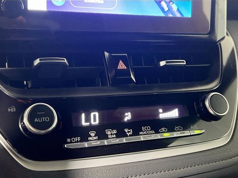 Used 2024 Toyota Corolla XSE FWD image 27
