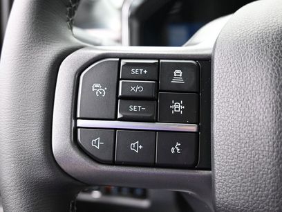 New 2026 Ford F250 Lariat w/ Black Appearance Package