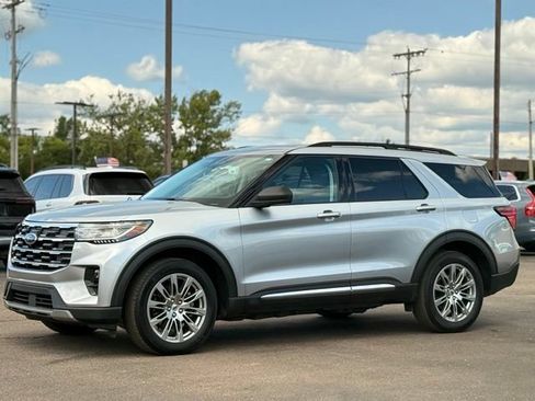 Certified 2025 Ford Explorer Active w/ Active Comfort Package AWD/4WD image 43