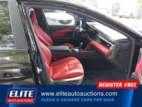 Used 2025 Toyota Camry XSE image 9