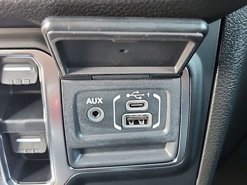 New 2026 Jeep Gladiator Sport AWD/4WD image 33