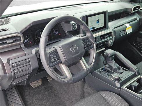 Used 2025 Toyota 4Runner SR5 AWD/4WD image 12