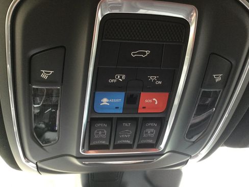 New 2026 Jeep Grand Cherokee L Limited AWD/4WD image 17