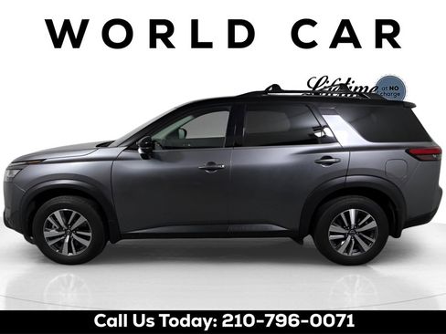 Used 2024 Nissan Pathfinder SL image 4