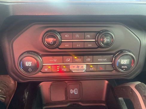 Used 2021 Ford Bronco First Edition AWD/4WD image 22