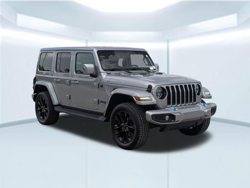 Used 2021 Jeep Wrangler Unlimited Sahara AWD/4WD image 8