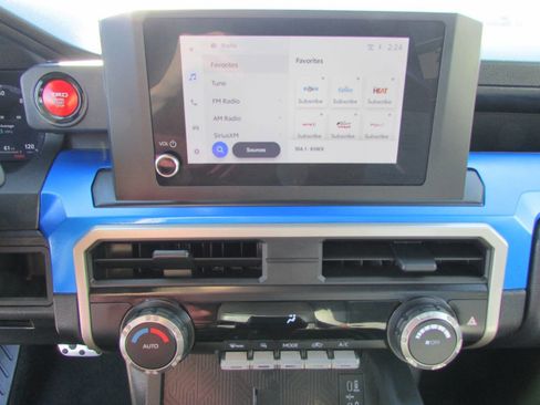 Used 2024 Toyota Tacoma TRD Sport image 25